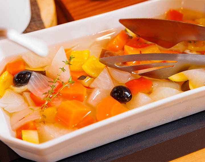 Kochi vegetables pickled in white wine and vinegar